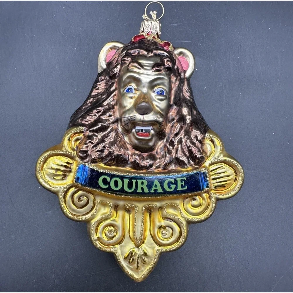 KURT ADLER POLONAISE WIZARD OF OZ COWARDLY LION W/ BADGE OF COURAGE AP1215